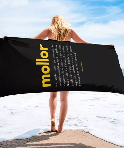 Tovallola de platja "mollor" obscura lletres grogues